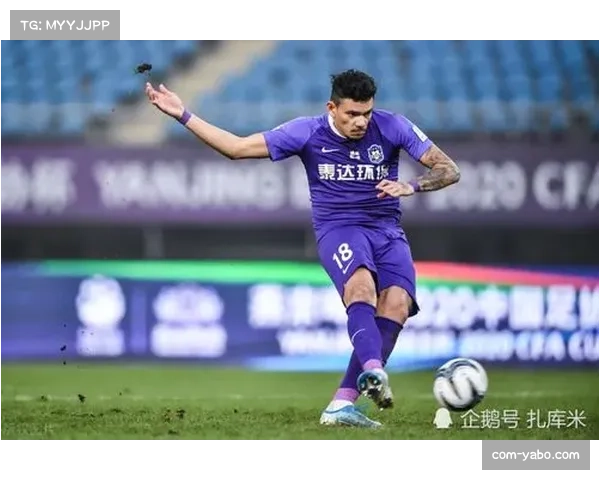 奥萨苏纳五后卫体系奏效 防守反击战术精准执行