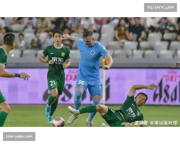 胡睿宝防守选位多次出现失误 新鹏城后卫面对冲击招架不住